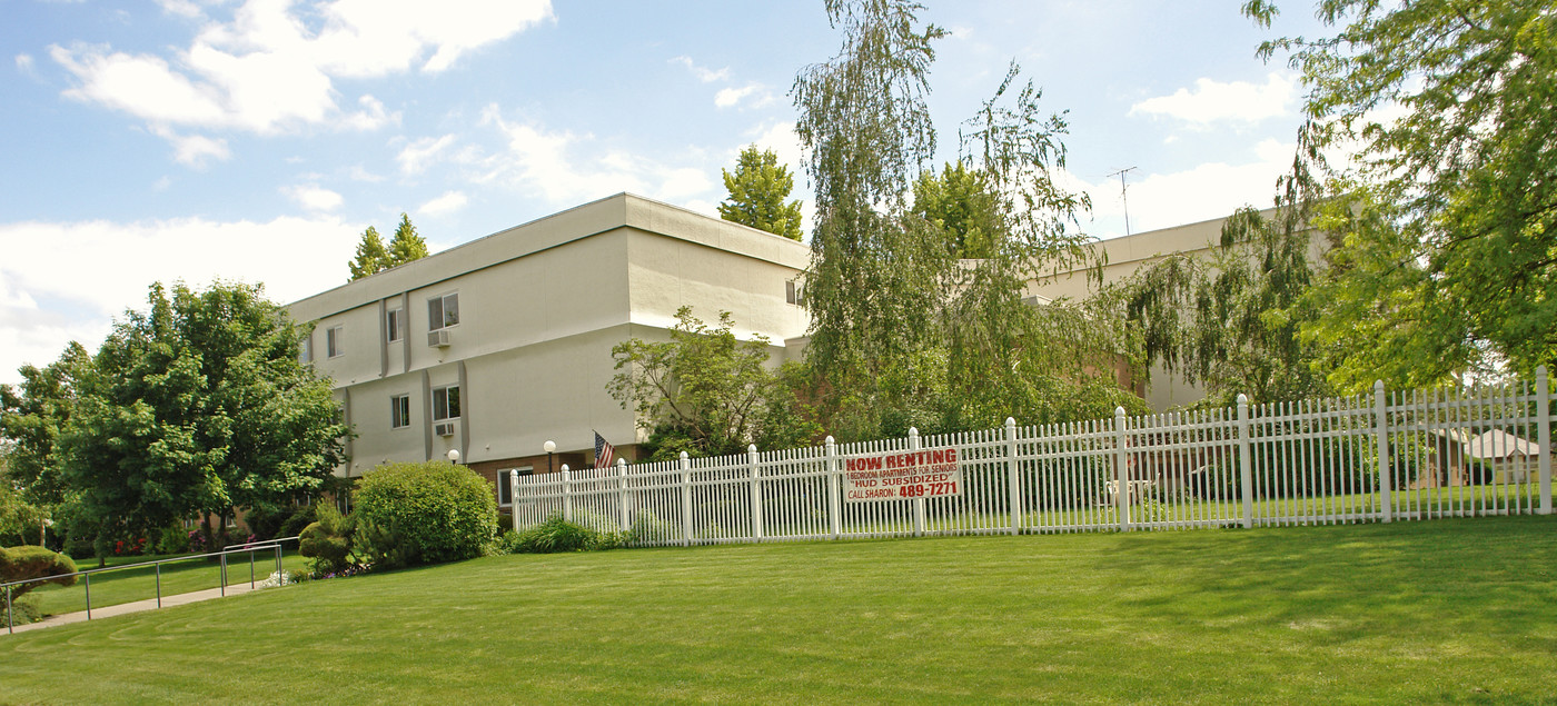 Hillyard Plaza in Spokane, WA - Building Photo