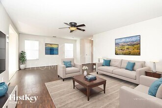 9334 Maple Silver in San Antonio, TX - Building Photo - Building Photo