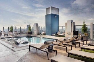 SkyHouse River Oaks Apartments in Houston, TX - Building Photo - Building Photo
