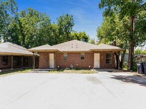 313 Isbell Rd in Fort Worth, TX - Building Photo - Building Photo