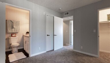 Crenshaw Townhouse in Los Angeles, CA - Building Photo - Building Photo