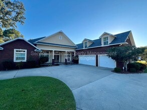 2926 Greystone Dr in Milton, FL - Building Photo - Building Photo