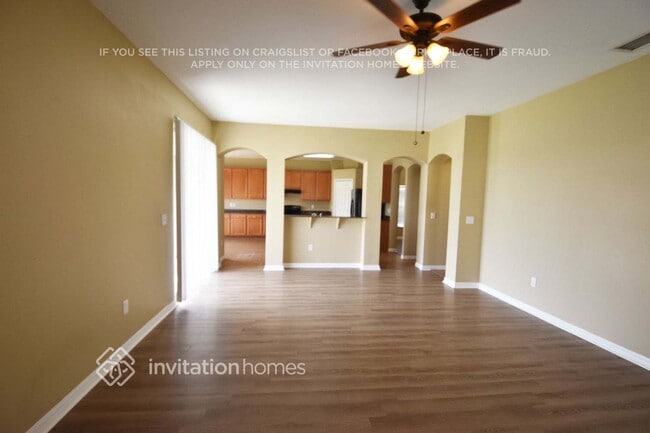 207 Smokey Hill Ave, Unit 1 in Ruskin, FL - Foto de edificio - Building Photo