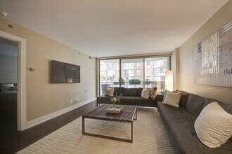 1200 Braddock Pl, Unit 308 in Alexandria, VA - Building Photo - Building Photo