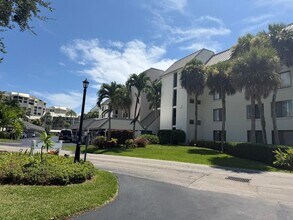 2400 S Ocean Dr, Unit 2212 in Fort Pierce, FL - Building Photo - Building Photo
