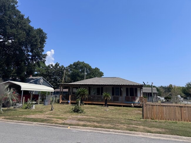 property at 6 SE Kalash Rd