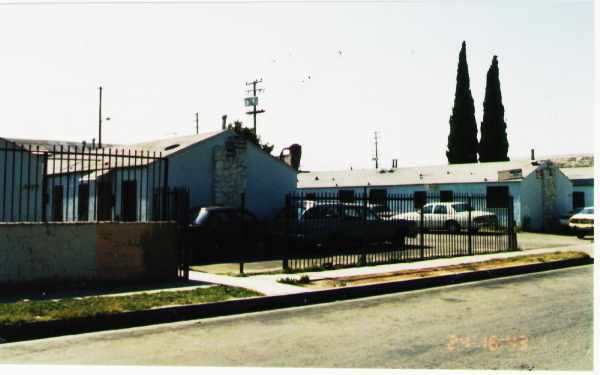 5895-5909 Makee St in Los Angeles, CA - Building Photo