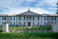 Building Photo - The Enclave at Breckenridge Apartamentos in Louisville, Kentucky