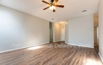 8201 Clipper St in Frisco, TX - Building Photo - Building Photo