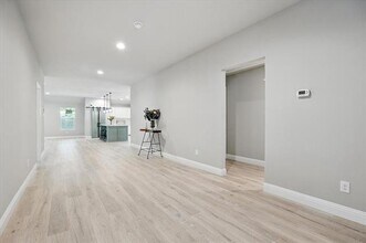 2833 W Biddison St in Fort Worth, TX - Building Photo - Building Photo