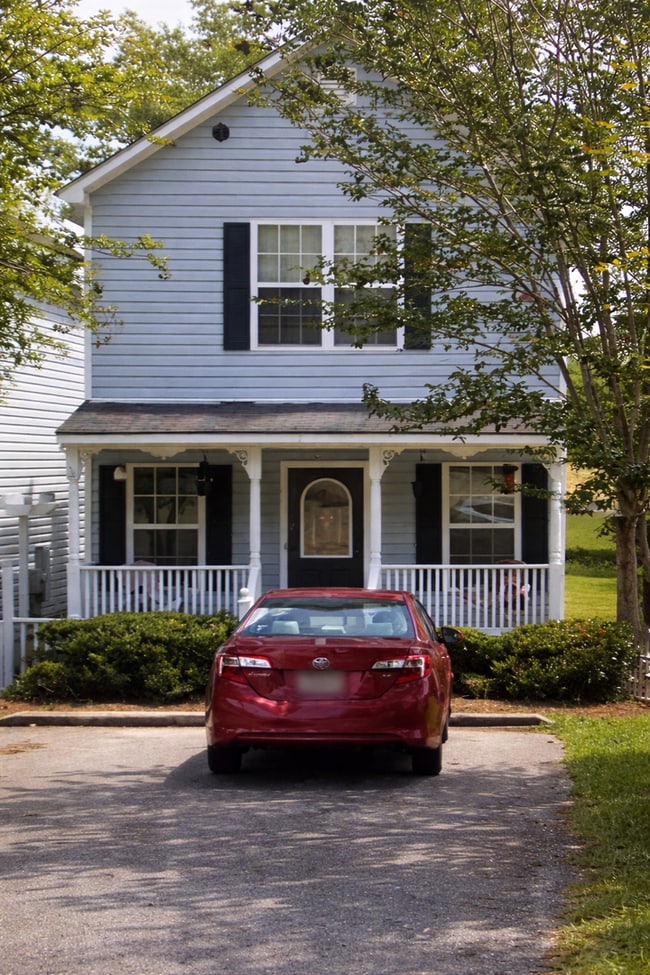 property at 814 Folmar St