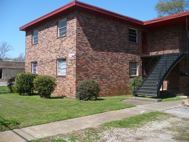 Library Court Apartments in Birmingham, AL - Building Photo - Building Photo