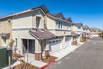 The Terraces at Stanford Ranch II in Rocklin, CA - Building Photo - Building Photo