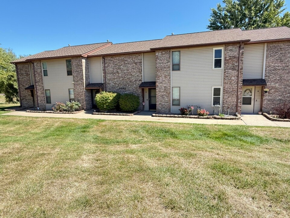 2032 Waterfront Dr N in Columbia, MO - Building Photo