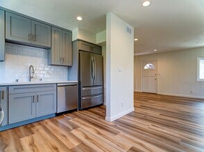 8333 Barnsley Ave, Unit 2 in Los Angeles, CA - Foto de edificio - Building Photo