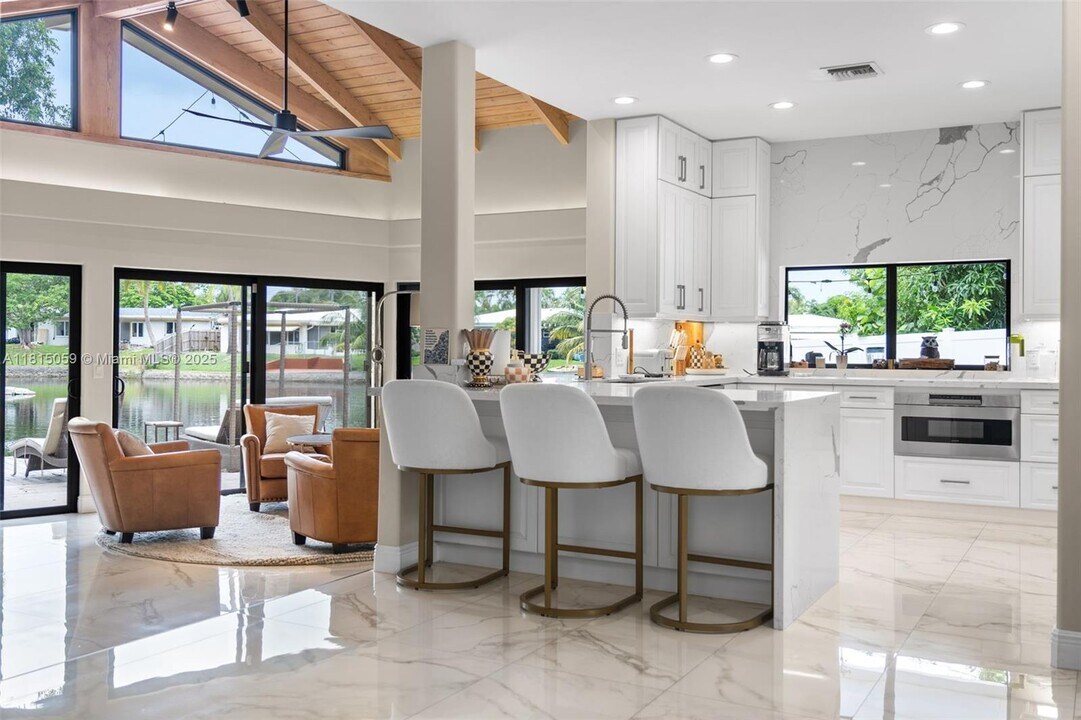 3401 NE 17th Terrace in Oakland Park, FL - Building Photo