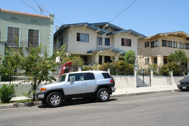 2791 Francis Ave in Los Angeles, CA - Building Photo - Building Photo