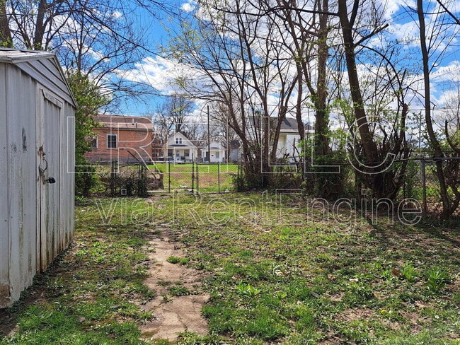 2216 W Ormsby Ave in Louisville, KY - Building Photo - Building Photo