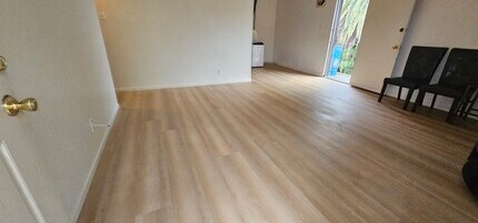 411 E Santa Fe Ave, Unit 411 in Pittsburg, CA - Foto de edificio - Building Photo