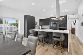 1051 NW 124th Terrace in Sunrise, FL - Building Photo - Building Photo