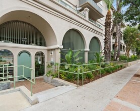 555 Maine Ave in Long Beach, CA - Building Photo - Building Photo