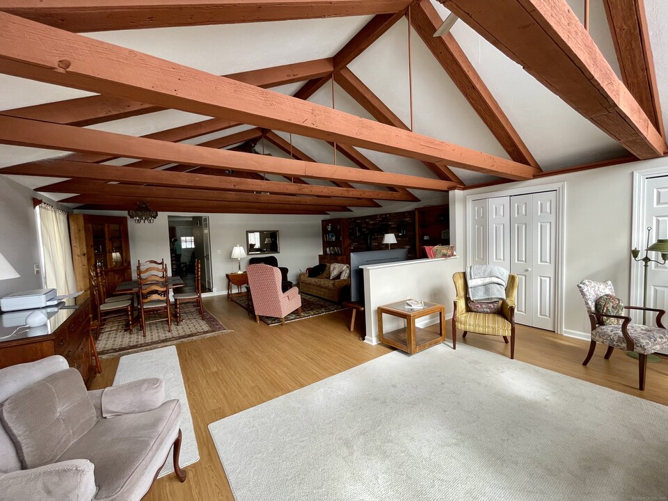 203 Pine Hollow Rd in Killingly, CT - Building Photo