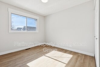 4809-4852 52 St in Olds, AB - Building Photo - Building Photo