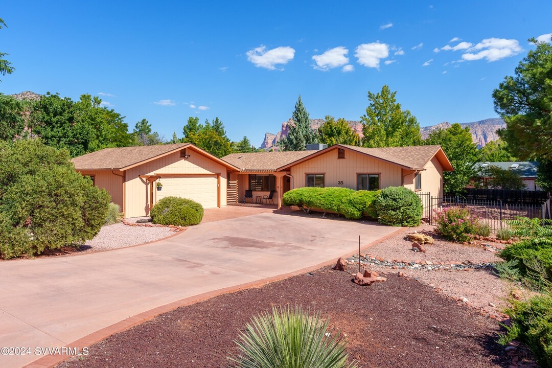 35 Morningside Dr in Sedona, AZ - Building Photo