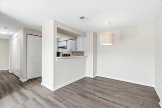 819 Stratford Way in Frederick, MD - Building Photo - Building Photo