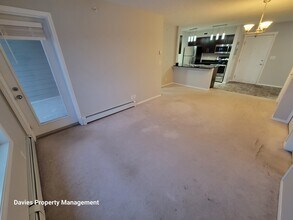 12025-12022 22 Ave SW in Edmonton, AB - Building Photo - Building Photo