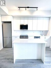 15-1015 Ellerslie Ave in Toronto, ON - Building Photo - Building Photo