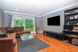26 Hillside Terrace in White Plains, NY - Building Photo - Building Photo