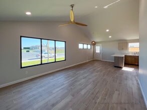 2709 Woodpecker Rd, Unit 105 in Weslaco, TX - Building Photo - Building Photo