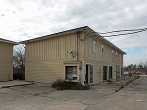 Acadian House Apartments in New Orleans, LA - Foto de edificio - Building Photo