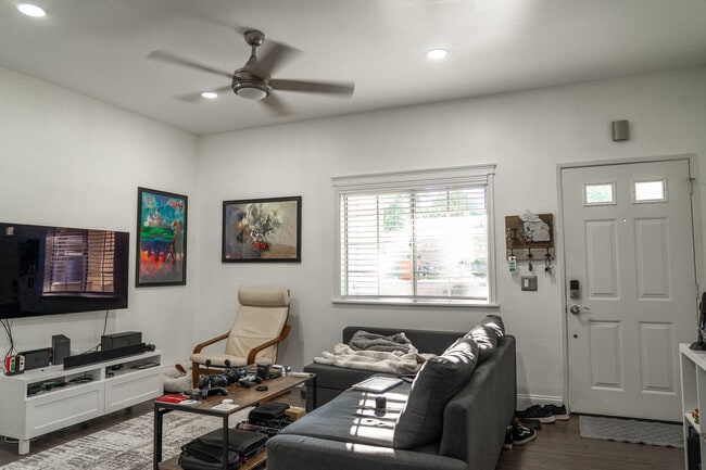 34 Via Meseta, Unit 34 in Rancho Santa Margarita, CA - Building Photo - Building Photo