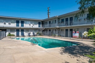 South Pointe in Covina, CA - Building Photo