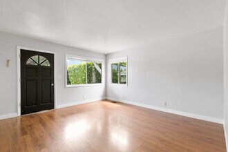 1265 Van Horne Ln, Unit 66J in Hermosa Beach, CA - Building Photo - Building Photo