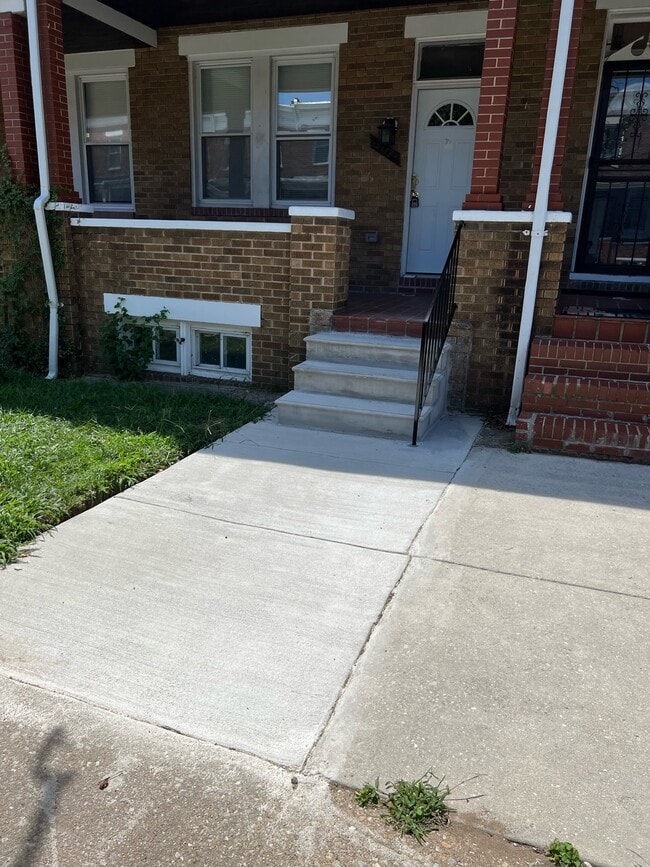 property at 3117 Chesterfield Ave