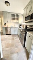 511 Hussa St, Unit 2 in Linden, NJ - Building Photo