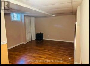 1 Harthill Ct in Brampton, ON - Building Photo - Building Photo
