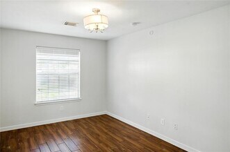 706 Silver Cliff Ln in Spring, TX - Building Photo - Building Photo