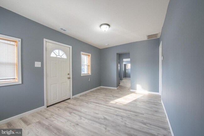 2001 Genesee St in Hamilton Township, NJ - Foto de edificio - Building Photo