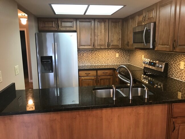 103 Rockwell Ave, Unit B-16