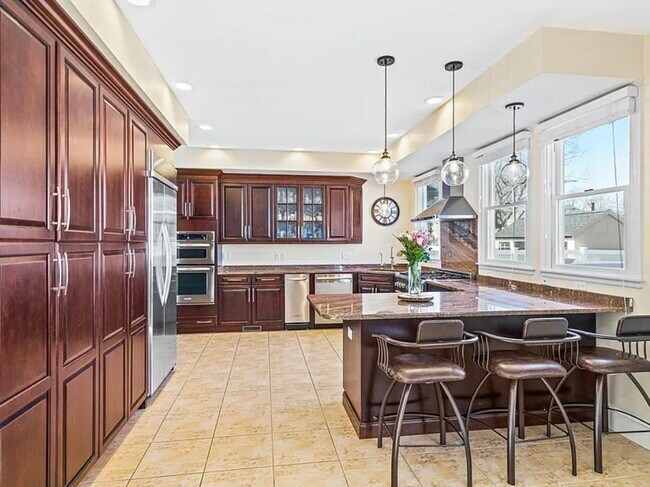 58 Spiers Rd in Newton, MA - Building Photo - Building Photo