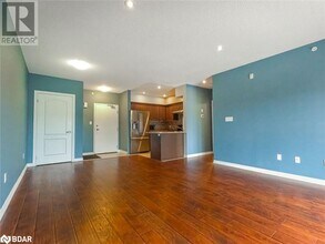 39 Ferndale Dr S in Barrie, ON - Building Photo - Building Photo