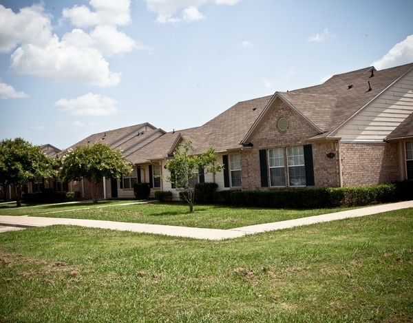 Meadowview Townhomes in Terrell, TX - Building Photo