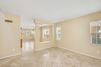 1458 S Longspur Ln in Gilbert, AZ - Building Photo - Building Photo