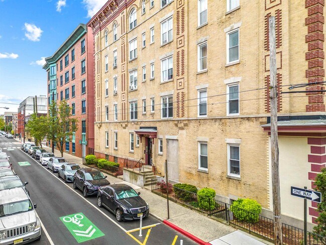 property at 533 Monroe St