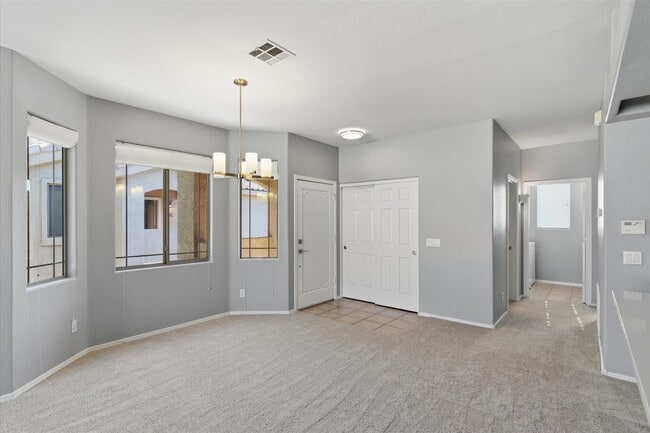 5450 E McLellan Rd, Unit 227 in Mesa, AZ - Foto de edificio - Building Photo