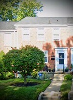 8542 Pleasant Plains Rd in Towson, MD - Building Photo